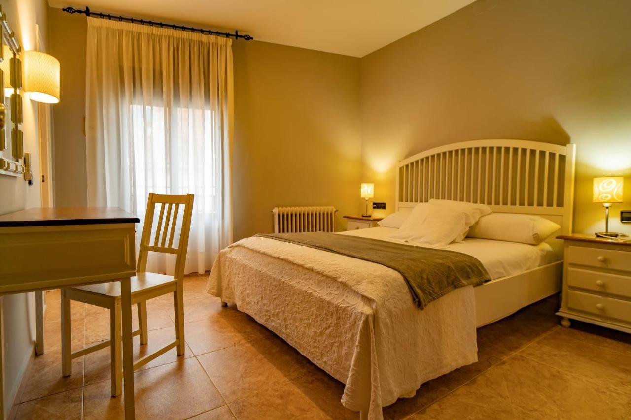 Hotel Alfonso IX (Adults Only) Caces Eksteriør billede