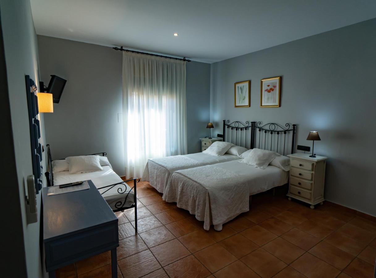Hotel Alfonso IX (Adults Only) Caces Eksteriør billede